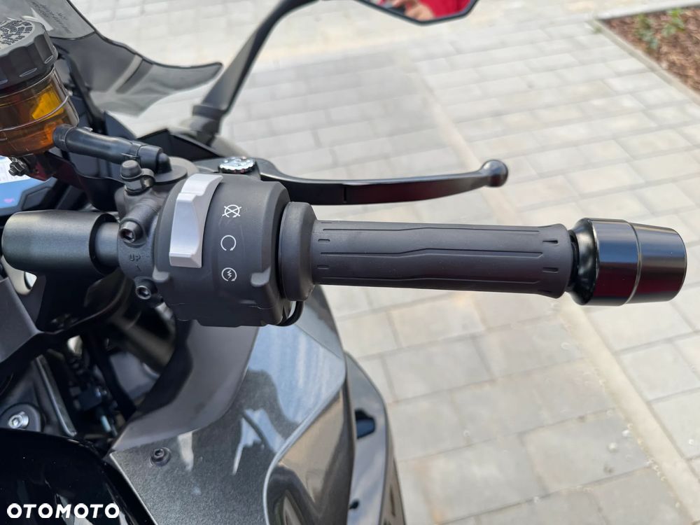 Kawasaki Ninja 1000 SX - 5