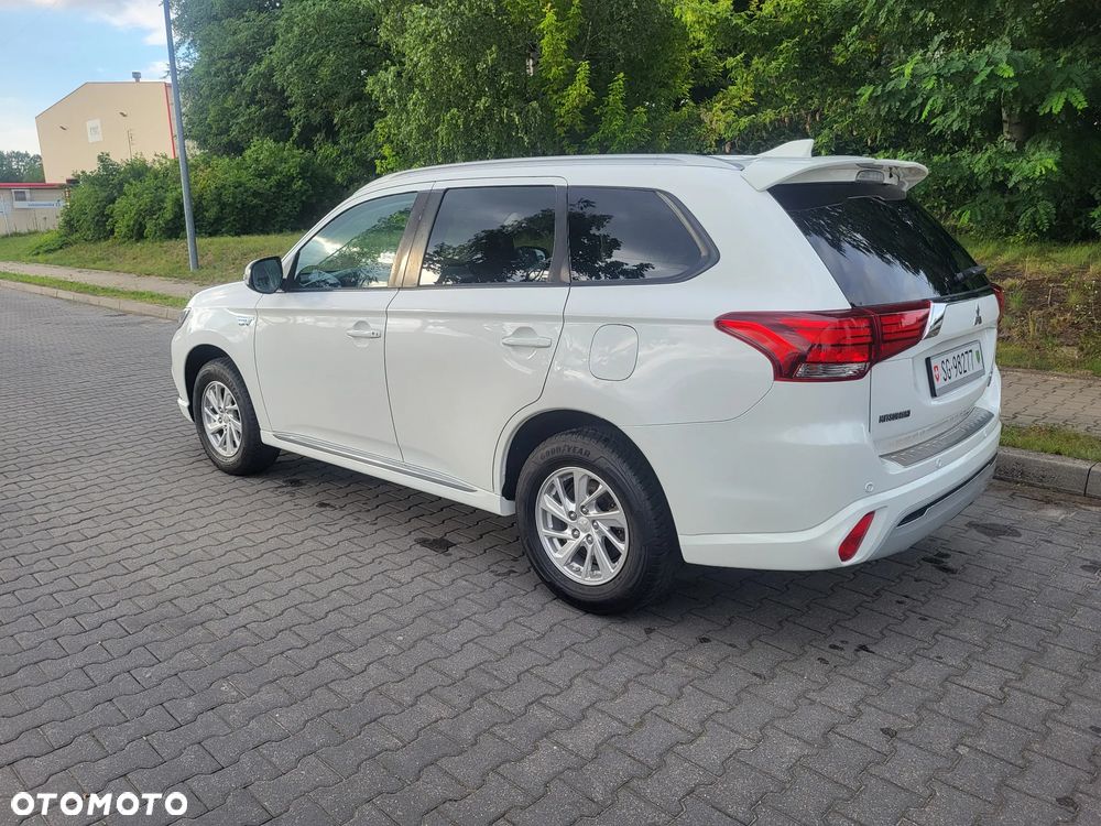 Mitsubishi Outlander Instyle NAVI - 4