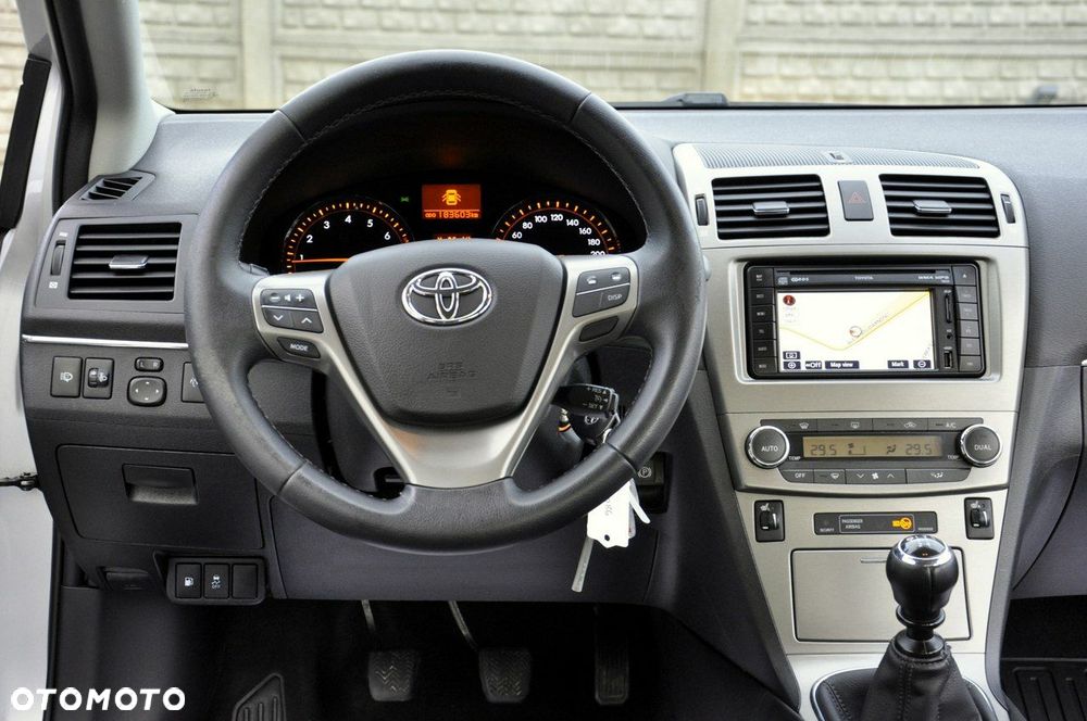 Toyota Avensis 1.8 Sol plus NAVI - 36