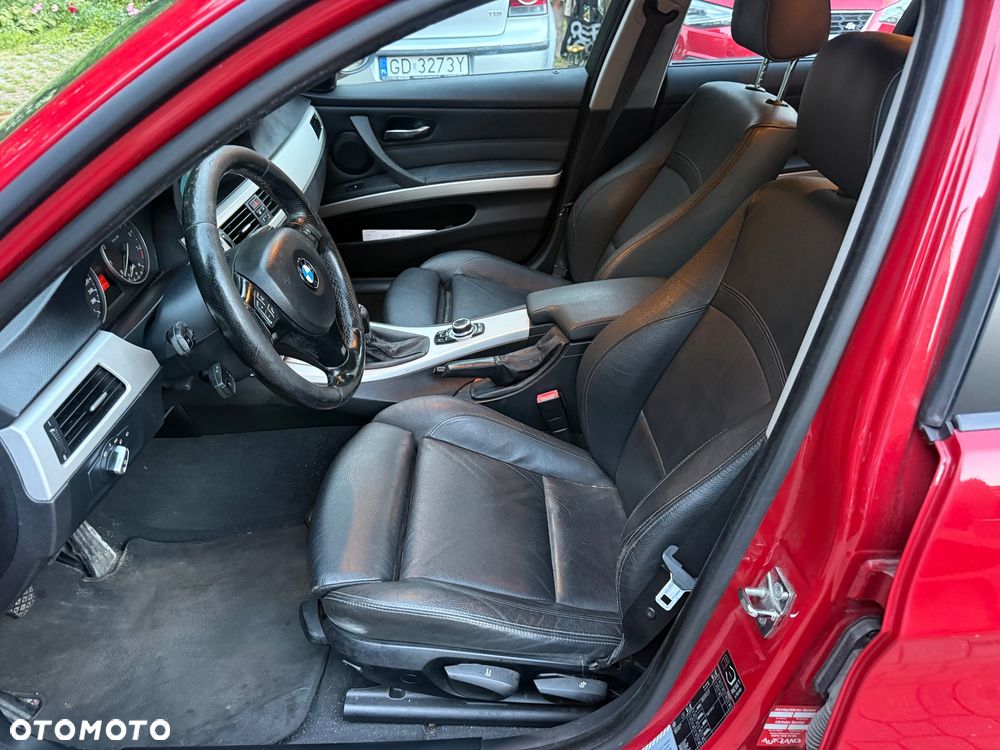 BMW Seria 3 320i - 7