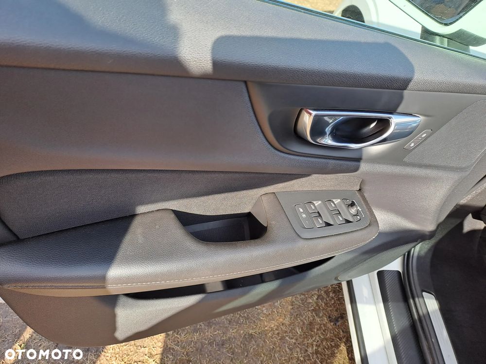 Volvo V60 D4 Geartronic Momentum Pro - 12