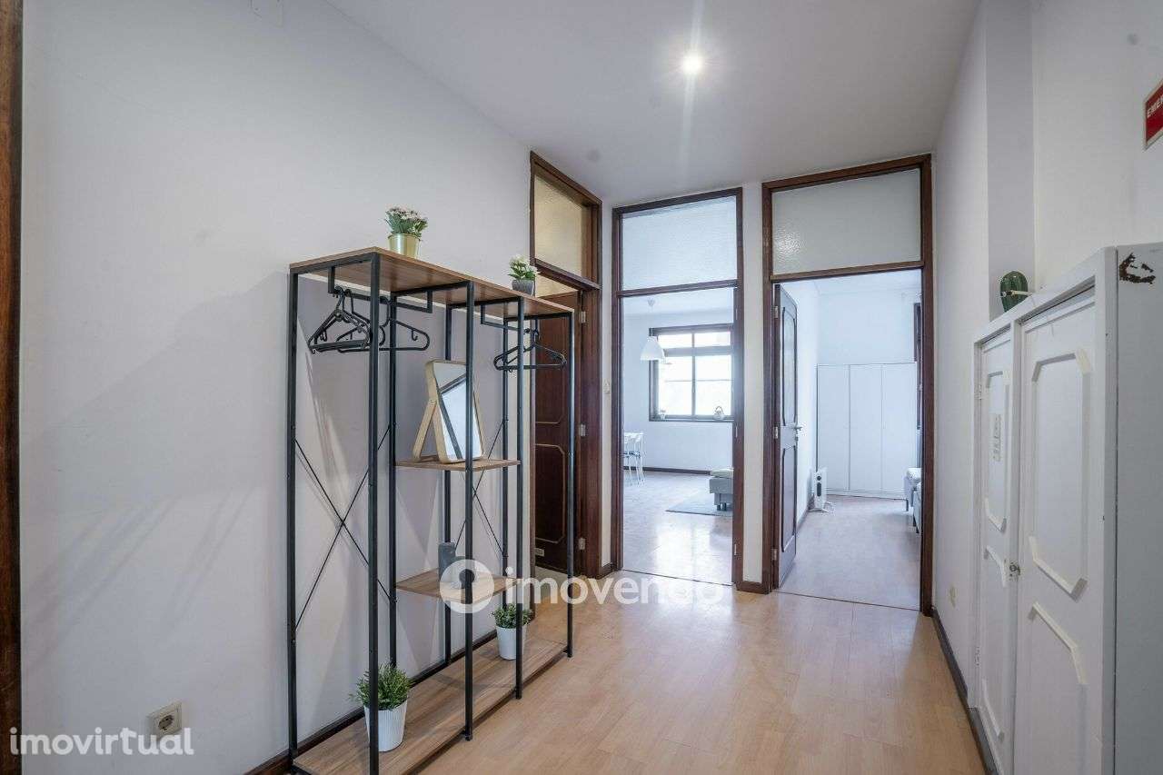 Apartamento T3, com duas varandas, em Paranhos, no centro do Porto - Grande imagem: 3/38