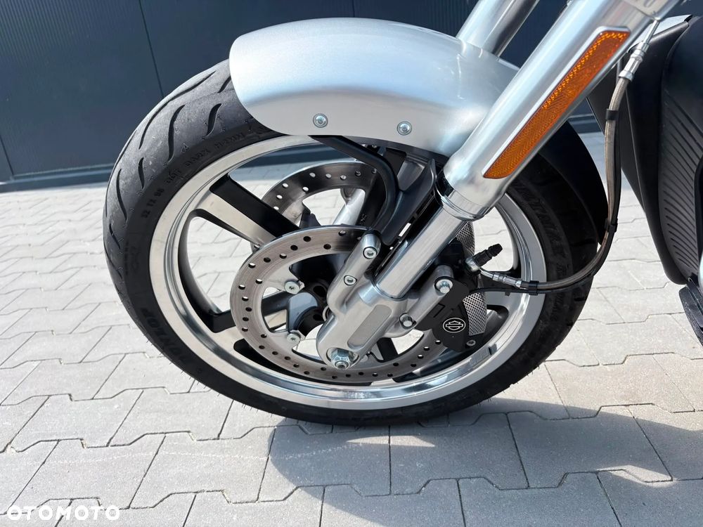 Harley-Davidson V-Rod Muscle - 7