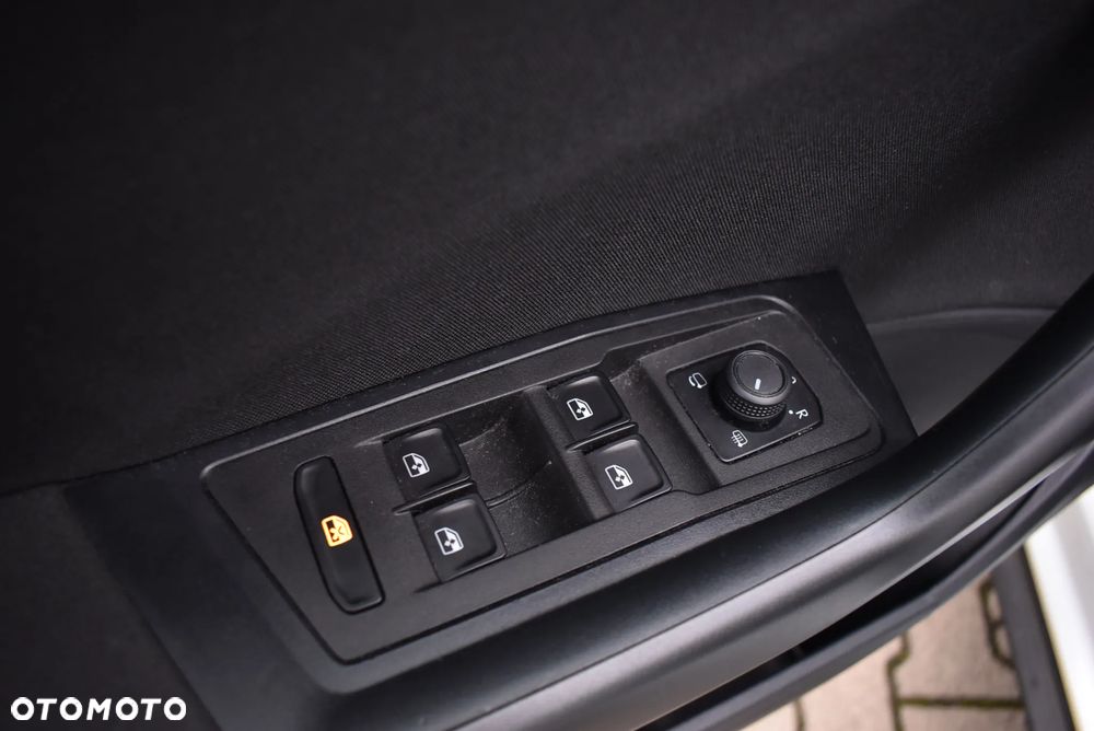 Volkswagen T-Roc 1.5 TSI Life - 23