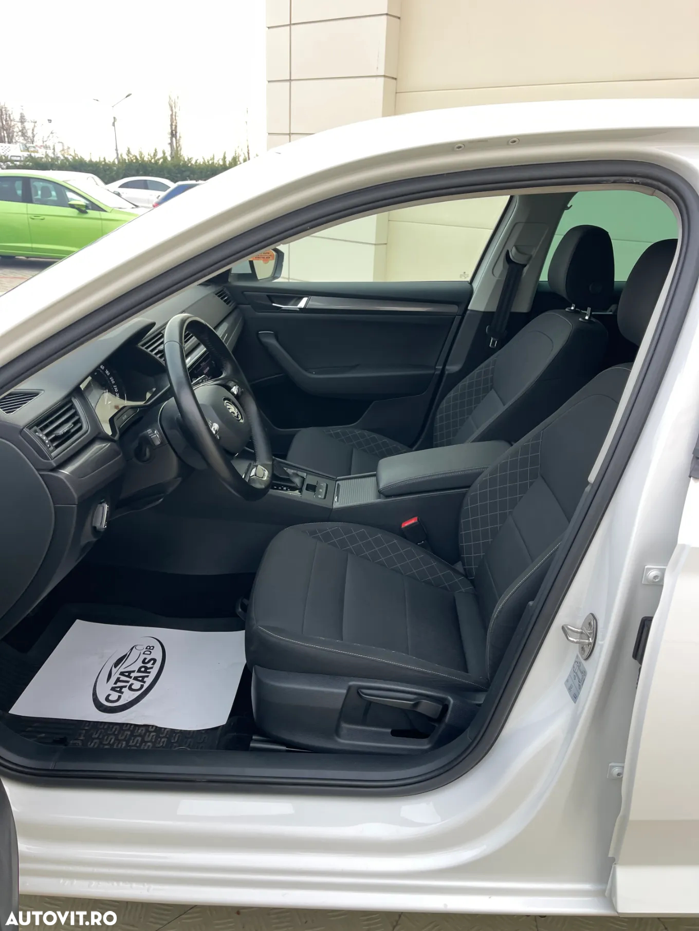 Skoda Superb 2.0 TDI DSG Ambition - 30