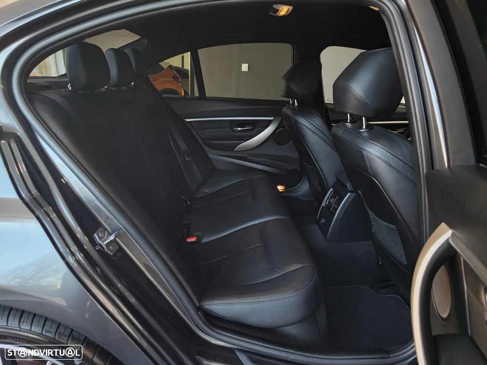 BMW 320 d Auto Pack M - 42