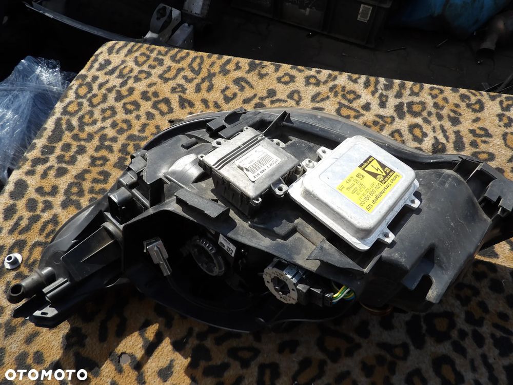 BMW - E60 - PRZED LIFT - PRAWA LAMPA PRZEDNIA - XENON DYNAMIC - PĘKNIĘTE SZKŁO - UK - 6