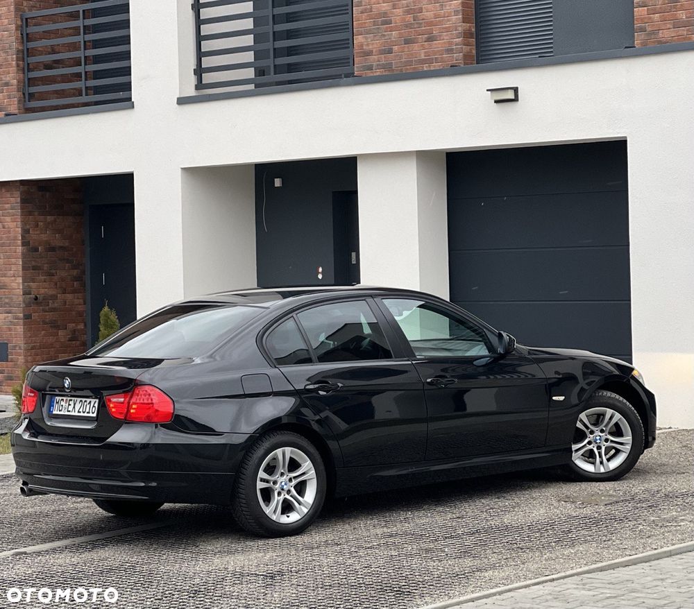 BMW Seria 3 318d DPF Edition Exclusive - 11