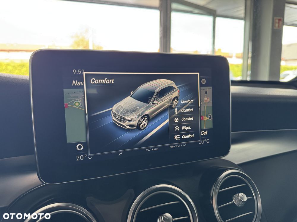 Mercedes-Benz GLC 250 d 4Matic 9G-TRONIC AMG Line - 31
