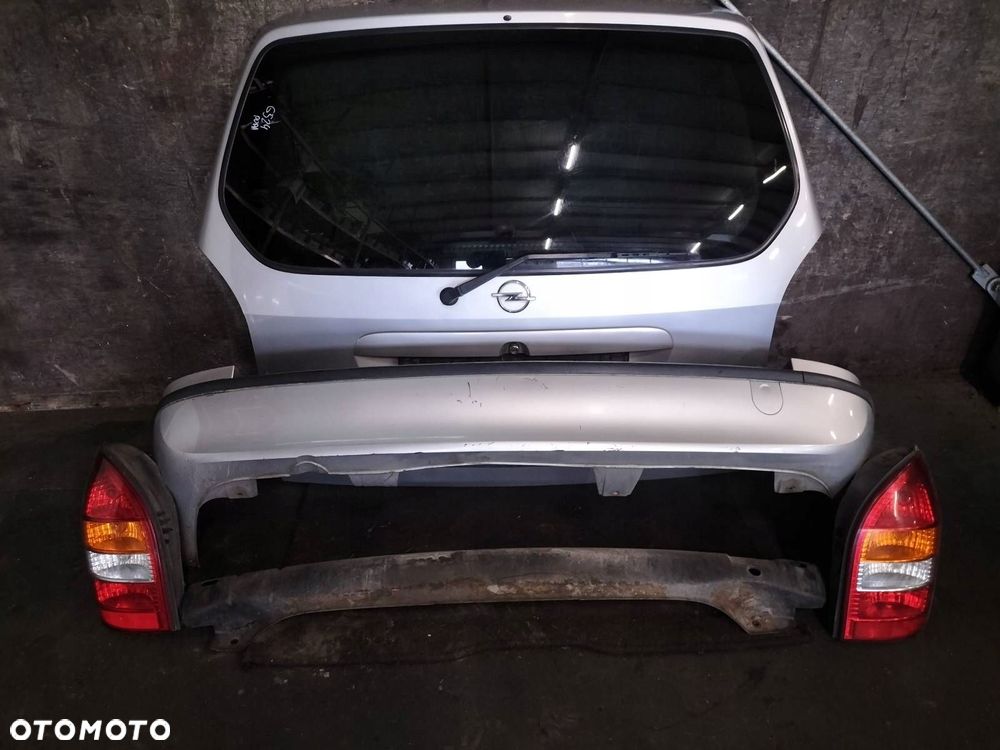 KOMPLETNY TYŁ KLAPA BAGAŻNIKA ZDERZAK TYŁ LAMPY OPEL ZAFIRA A Z147 - 1