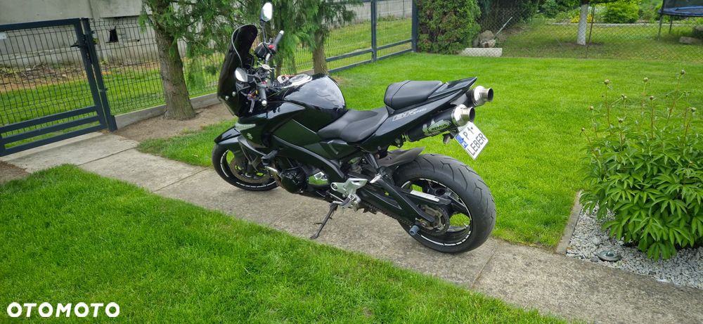 Suzuki GSX - 6