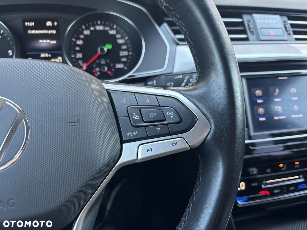 Volkswagen Passat 2.0 TDI EVO Business DSG - 32