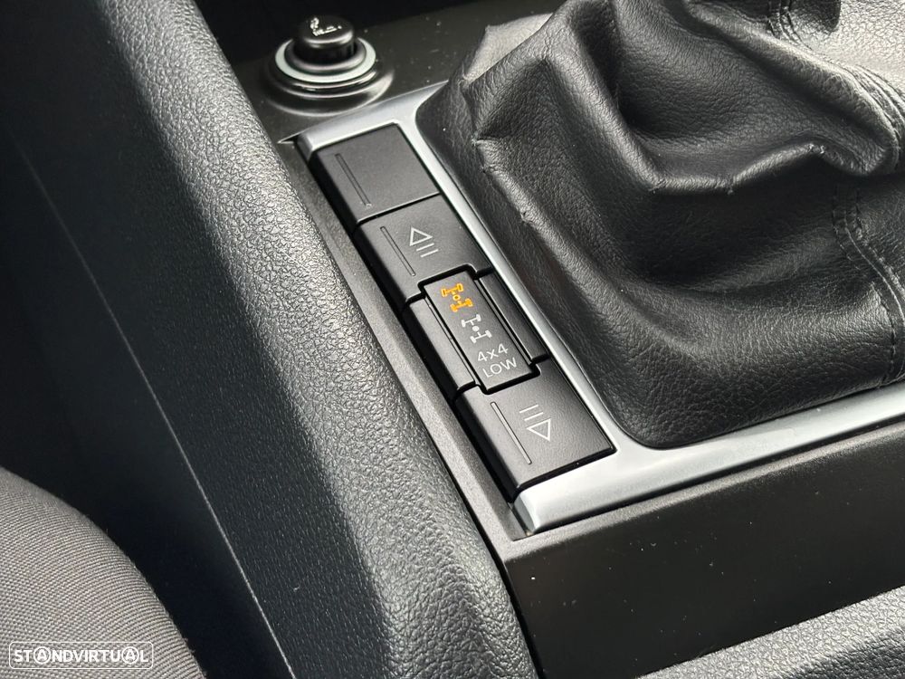 VW Amarok 3.0 TDI CD Comfort.4x4 - 7