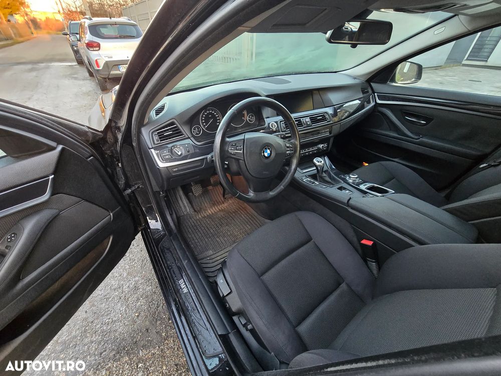 BMW Seria 5 525d Touring - 22