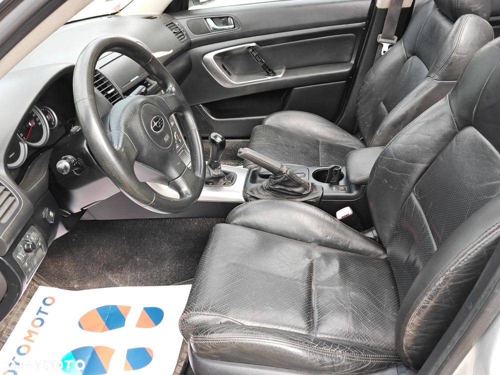 Subaru Legacy Kombi 2.0 4WD - 13