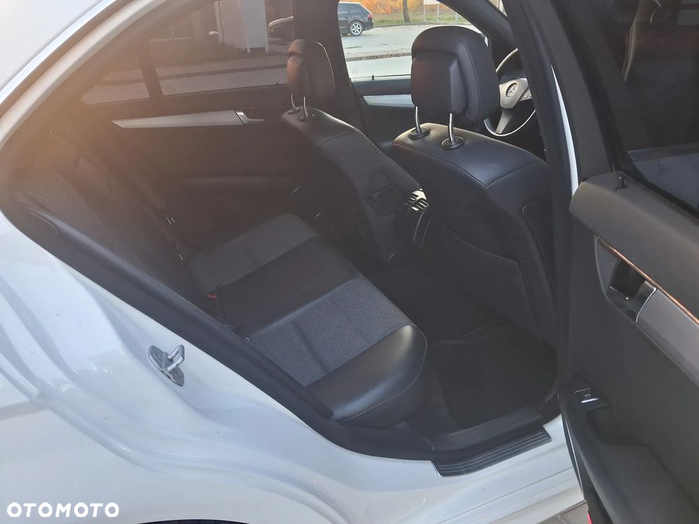 Mercedes-Benz Klasa C 180 Kompressor Automatik Elegance - 37