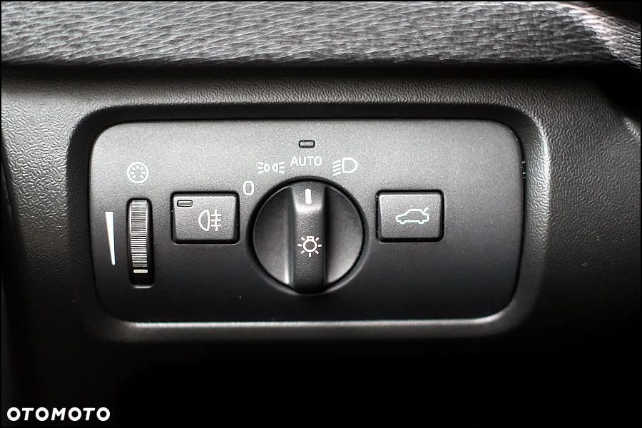 Volvo V40 D2 Summum - 31