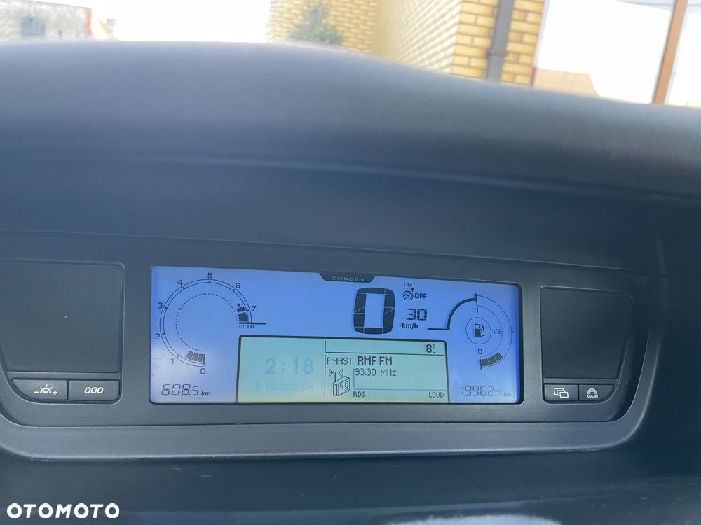 Citroën C4 Grand Picasso 1.8 16V Confort - 30