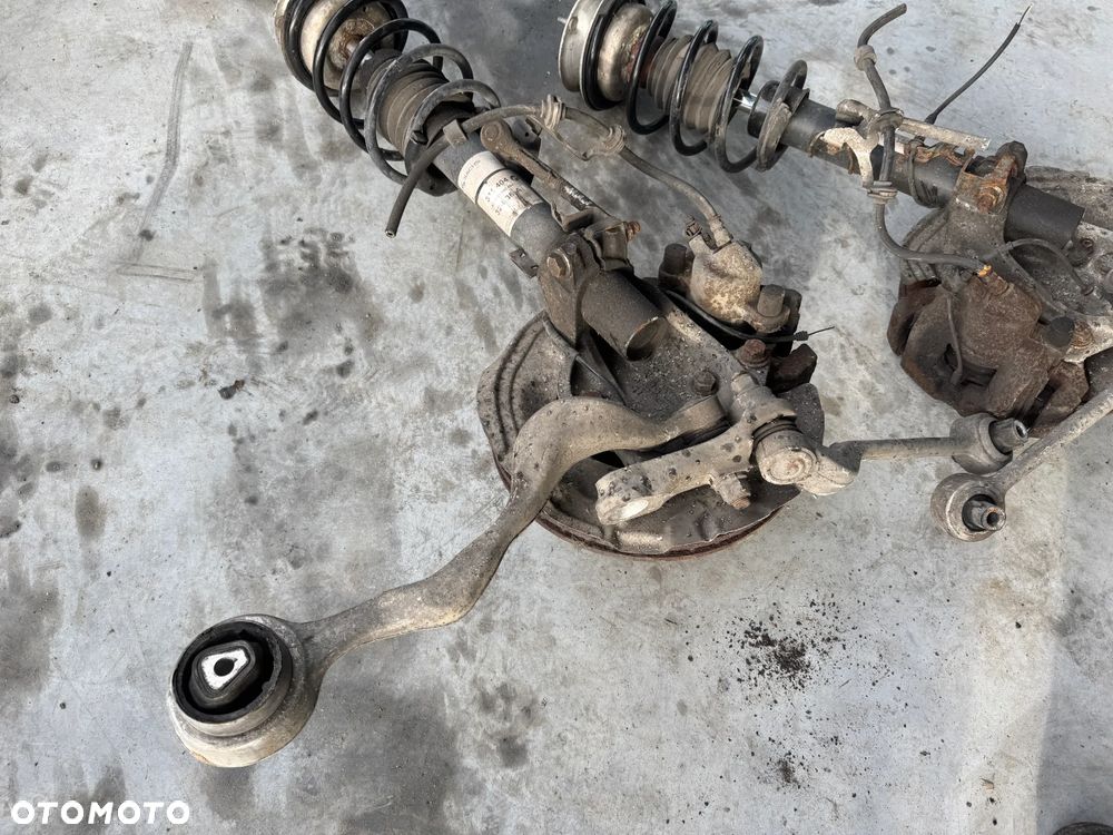 ZWROTNICA AMORTYZATOR PRAWY MCPERSON BMW E90 E87 - 4