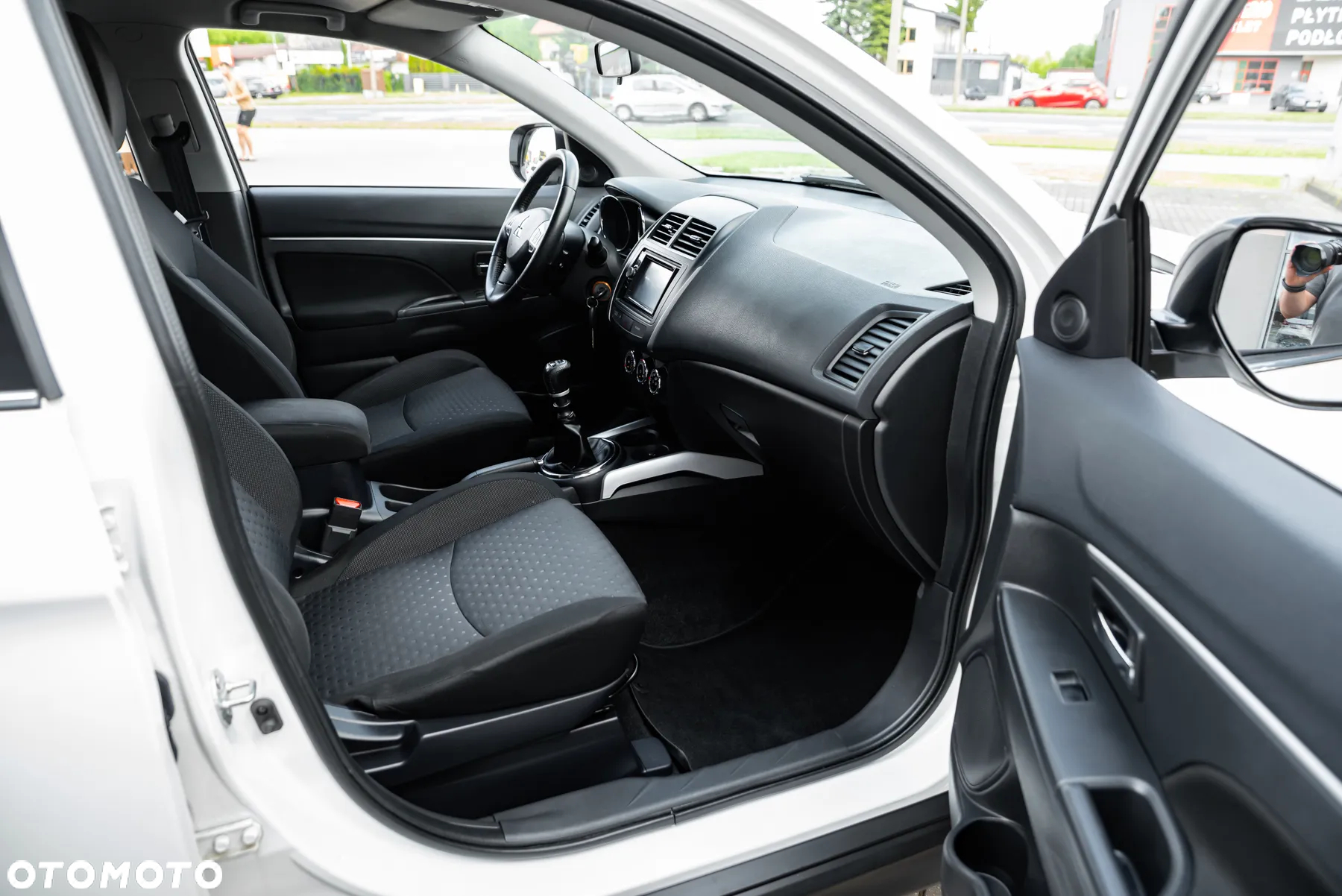 Mitsubishi ASX 1.8 DID Instyle 4WD AS&G - 24