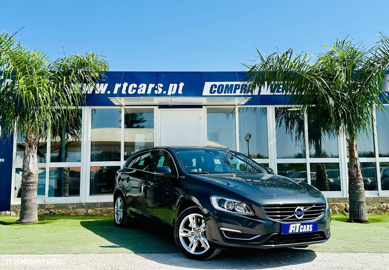 Volvo V60 2.4 D6 Momentum AWD Phev - 1
