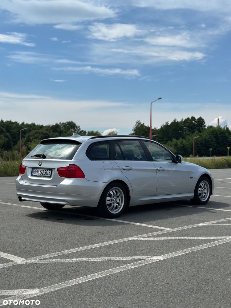 BMW Seria 3 318d - 5