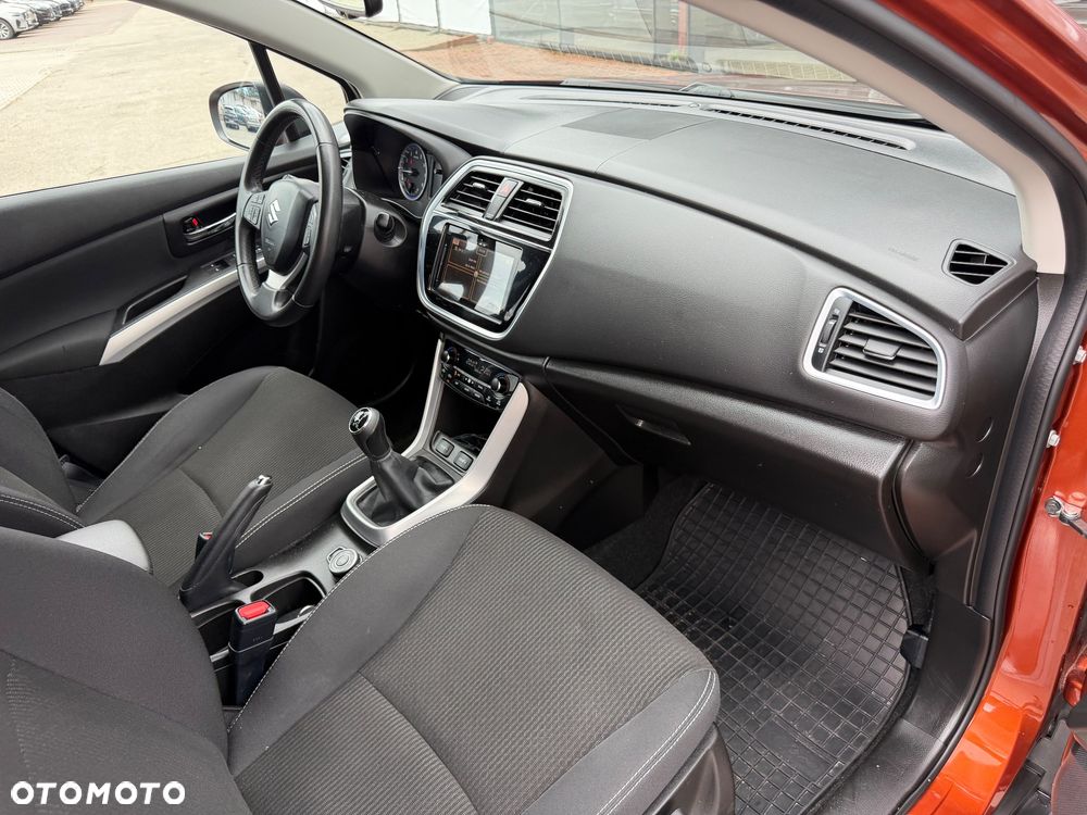 Suzuki SX4 S-Cross 1.0 T Premium 4WD - 24