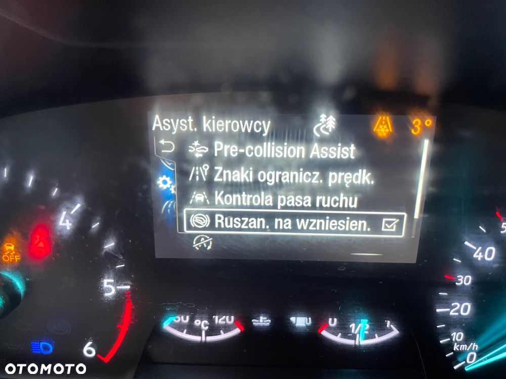 Ford Focus 1.5 TDCi SYNC Edition - 17