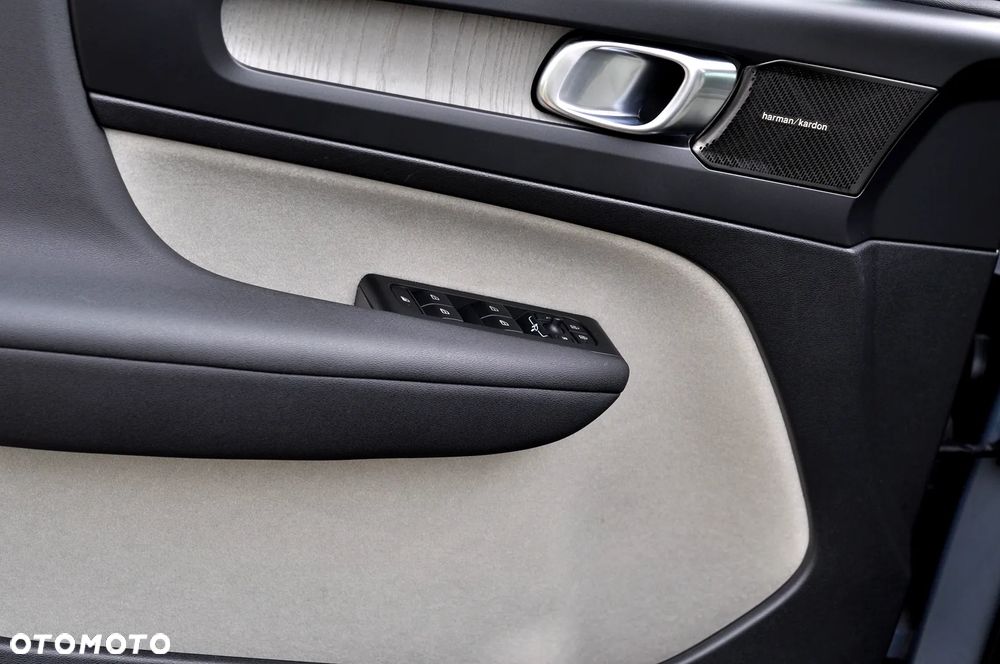 Volvo XC 40 T3 R-Design - 18