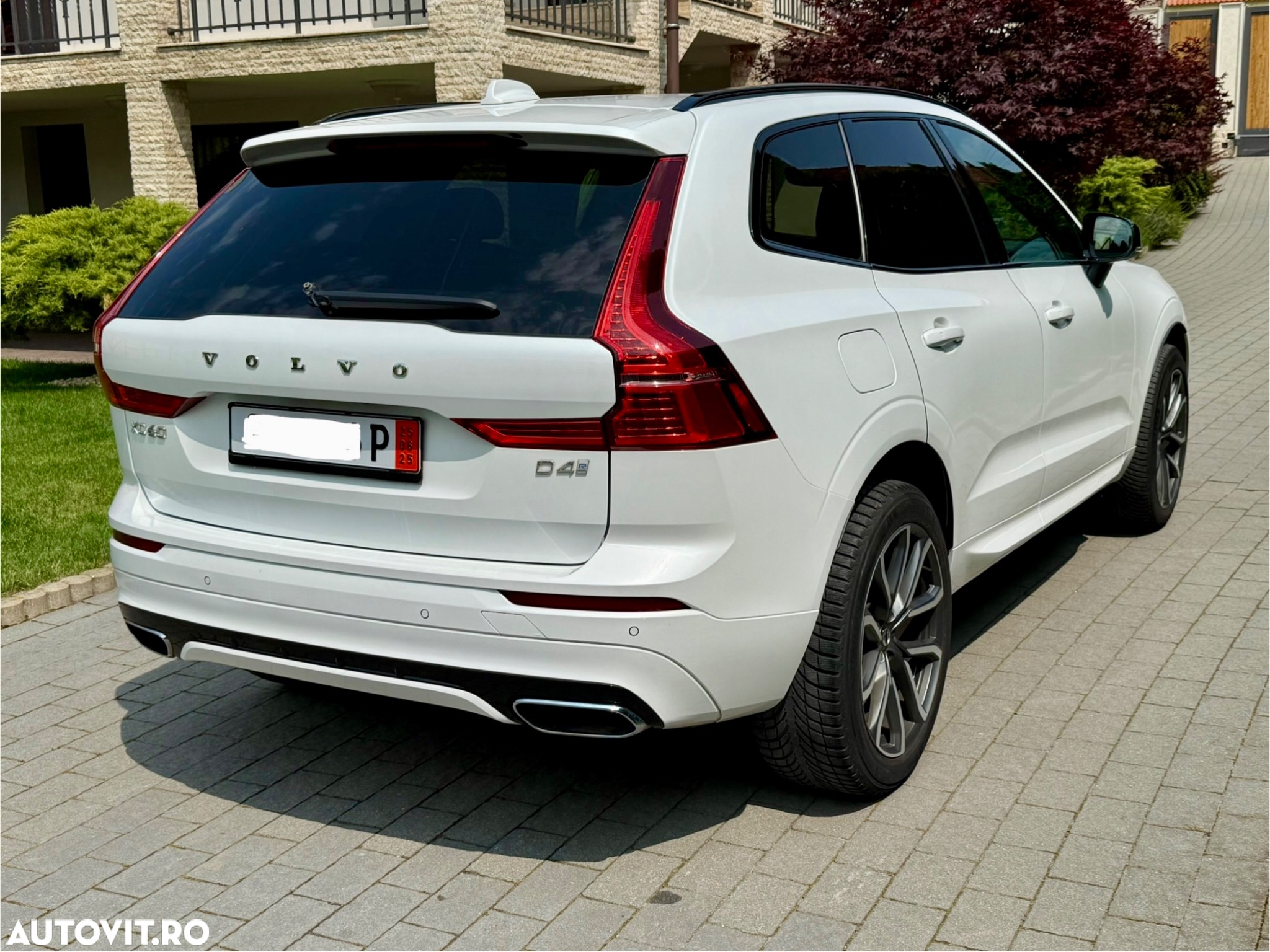 Volvo XC 60 D4 R-Design - 10