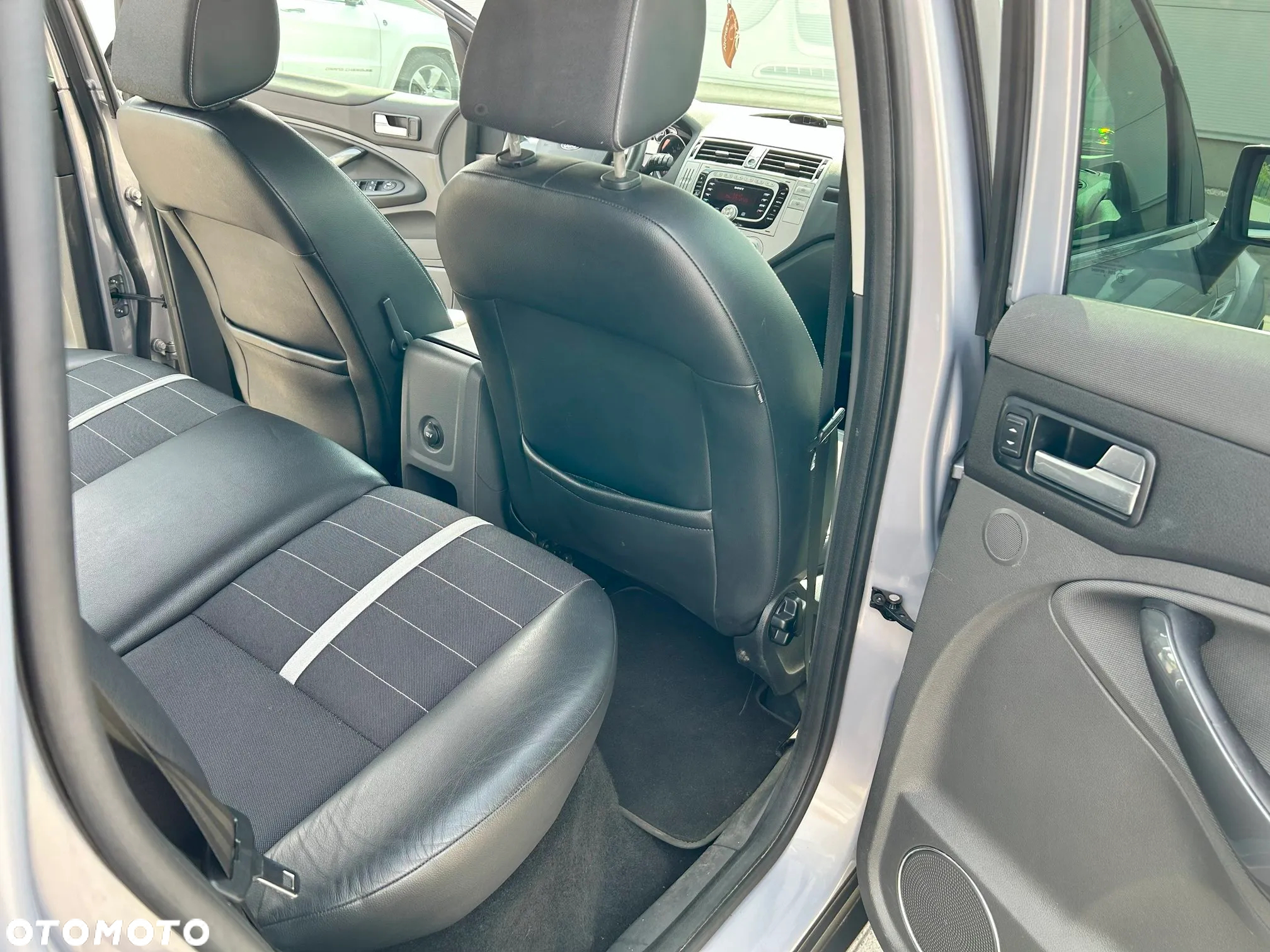 Ford Kuga - 16