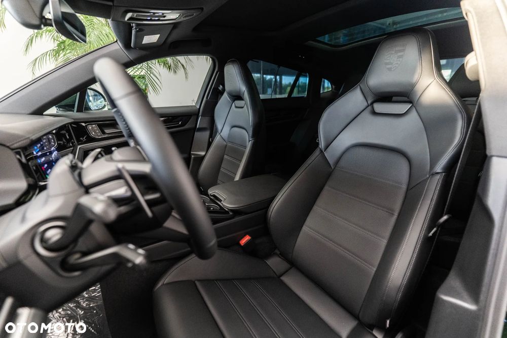 Porsche Panamera 4 - 12