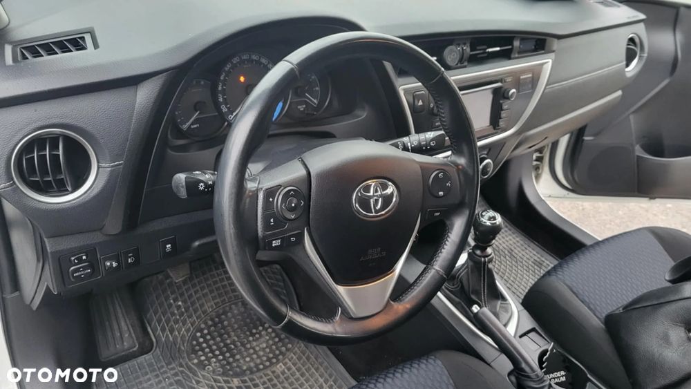 Toyota Auris 1.33 VVT-i Active - 3
