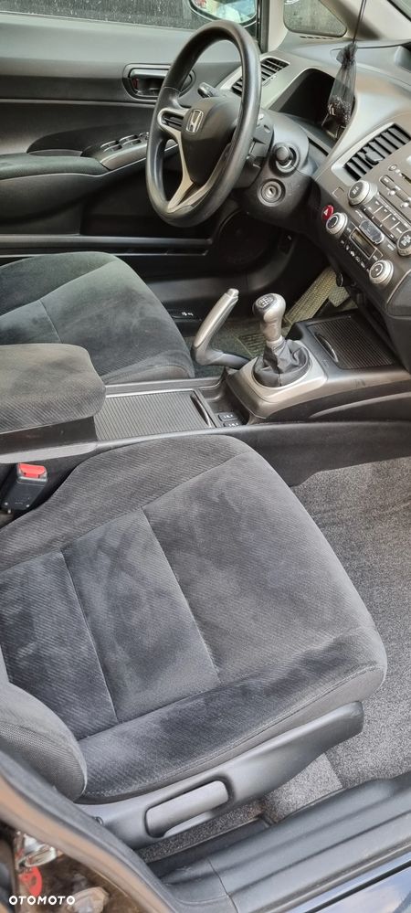 Honda Civic 1.8 Base - 19