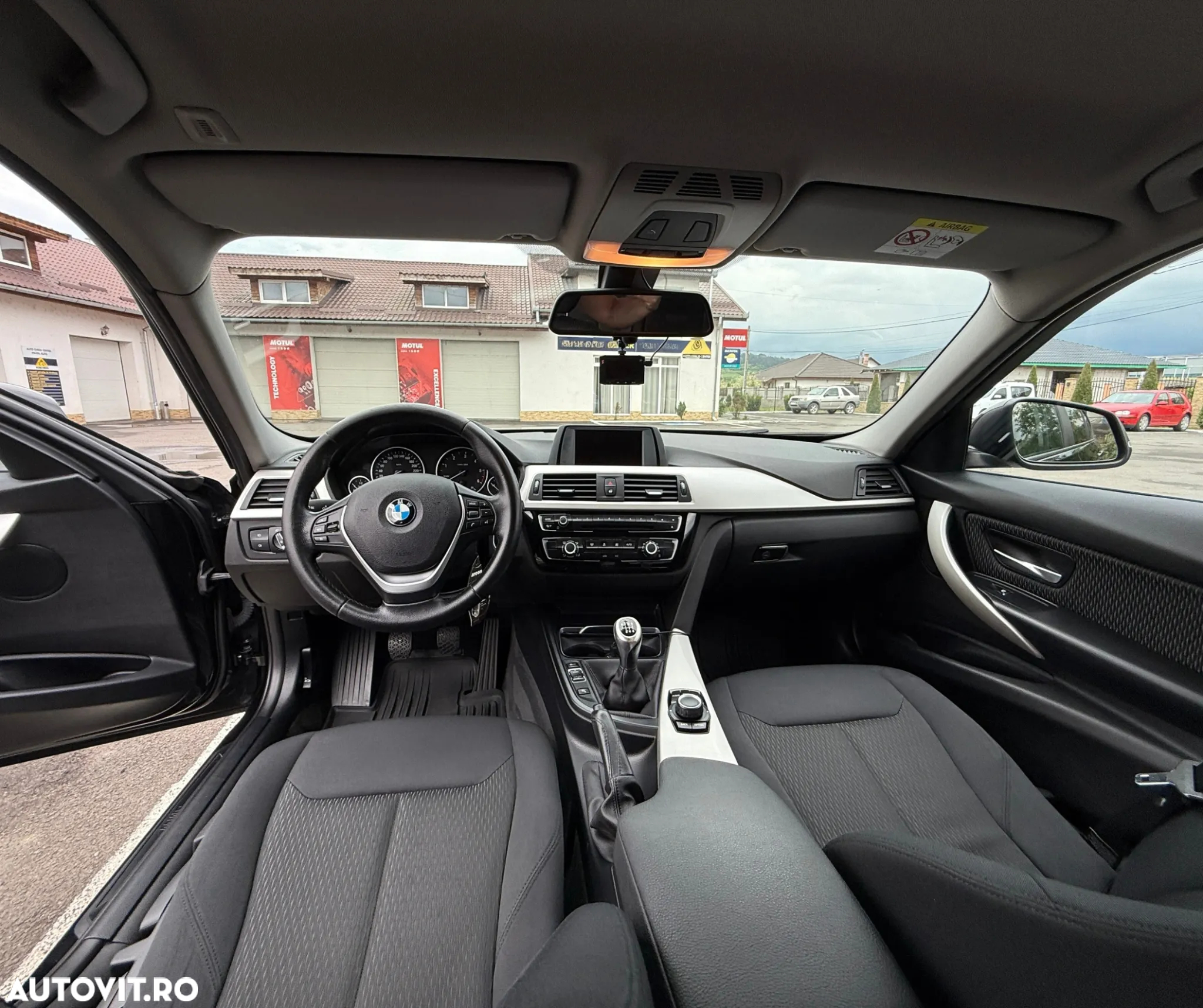 BMW Seria 3 320d - 10
