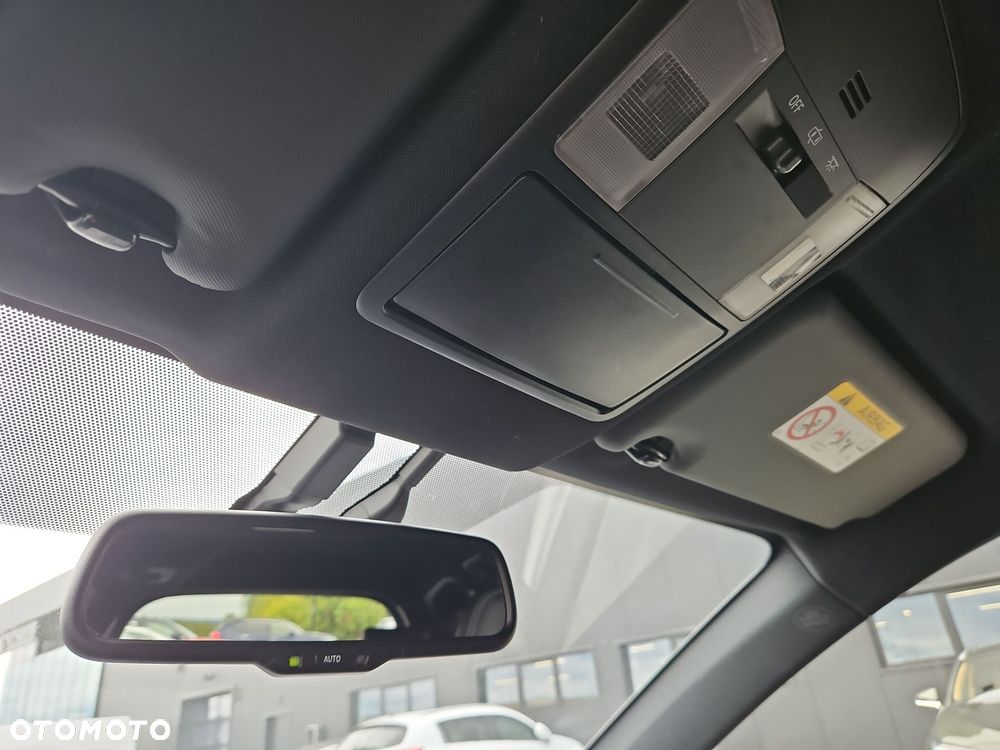 Toyota RAV4 Hybrid Style 4x2 - 24