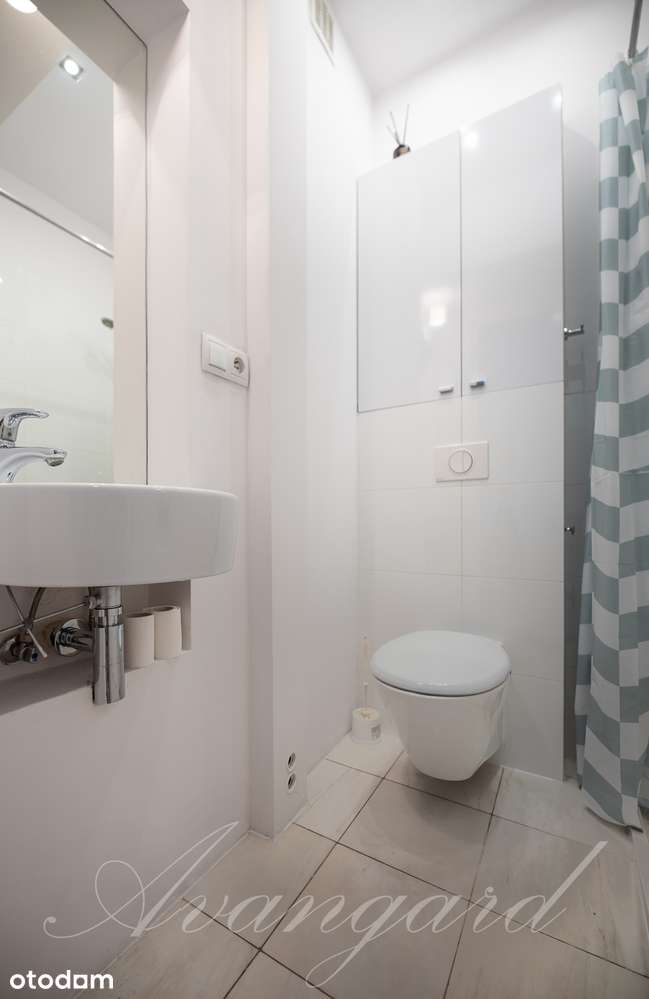 Przy Pl. Grunwaldzkim, urocze studio z balkonem.