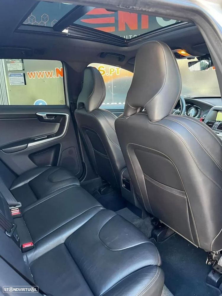 Volvo XC 60 2.0 D4 Momentum Geartronic - 18