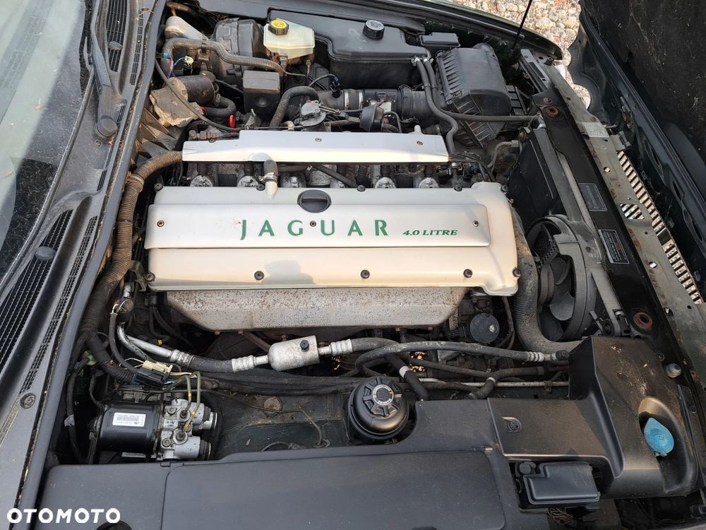 Jaguar XJ - 18