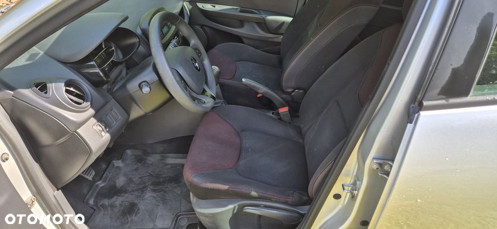 Renault Clio 1.2 16V Life - 11