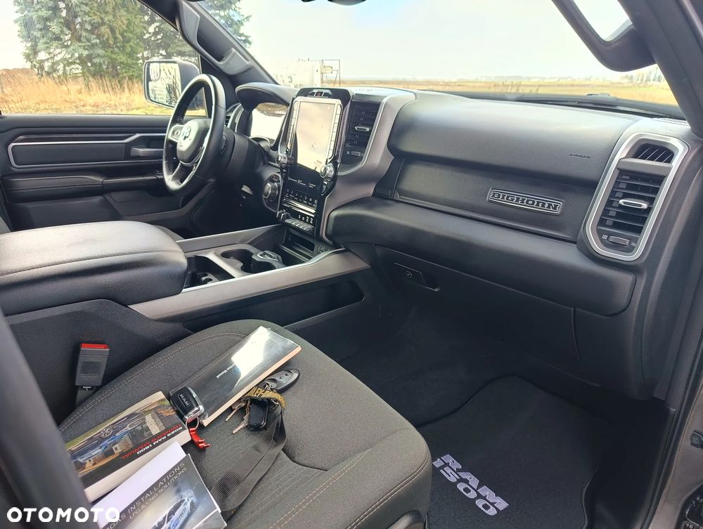 RAM 1500 Crew Cab Shortbed Bighorn - 18