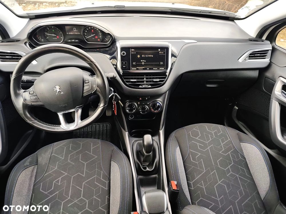 Peugeot 2008 1.6 BlueHDi Style - 8