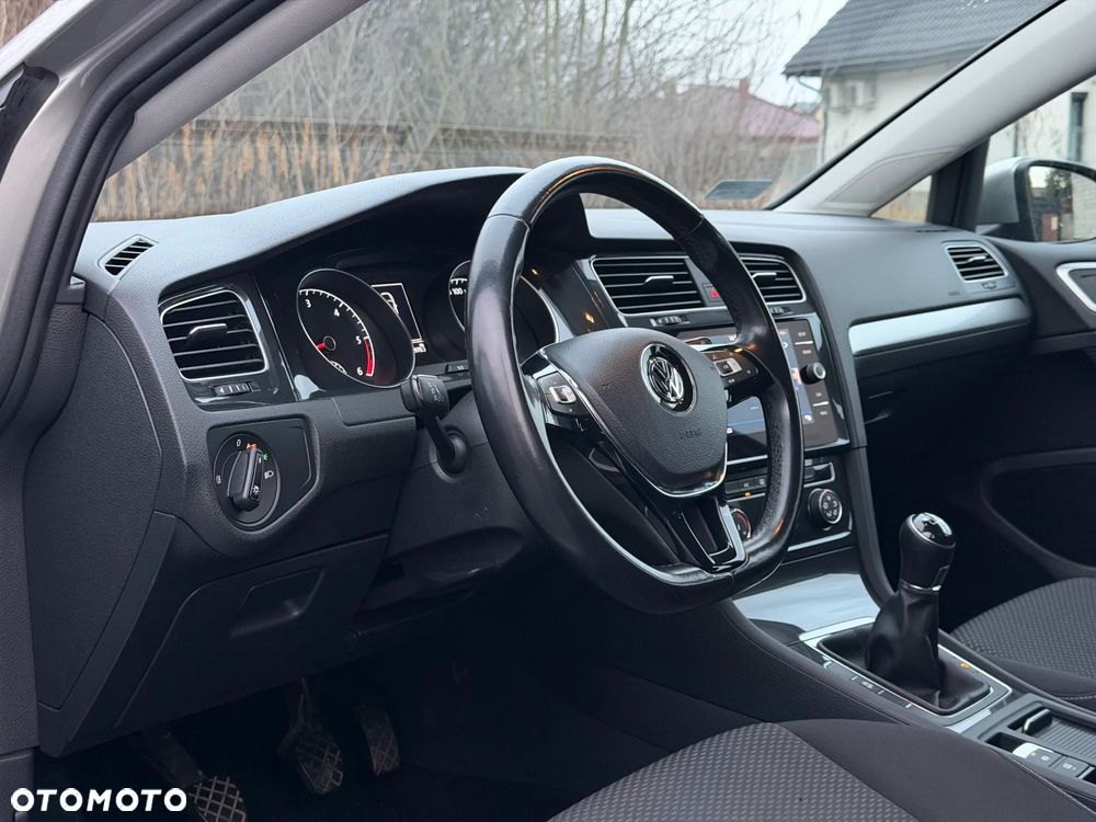 Volkswagen Golf 1.6 TDI BMT Comfortline - 11