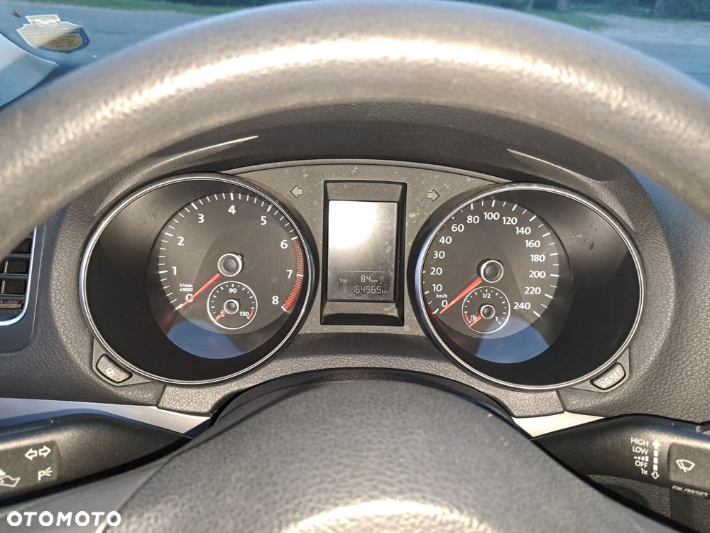 Volkswagen Golf - 6