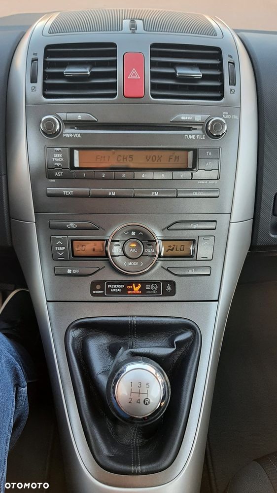 Toyota Auris 1.6 VVT-i Sol - 25