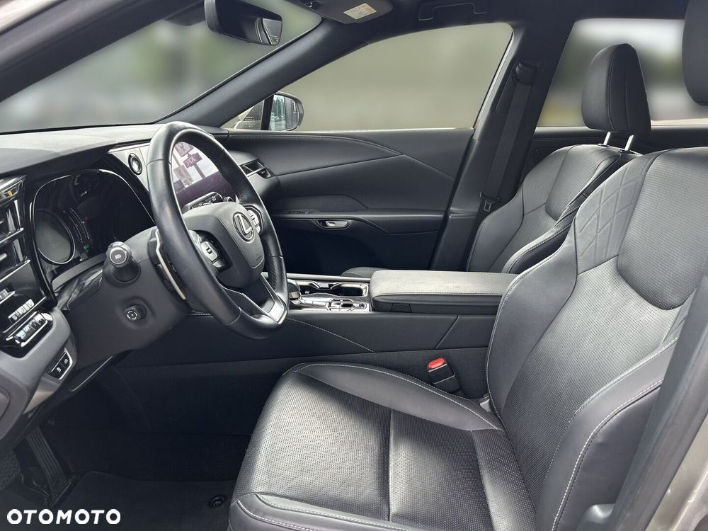 Lexus RX - 16