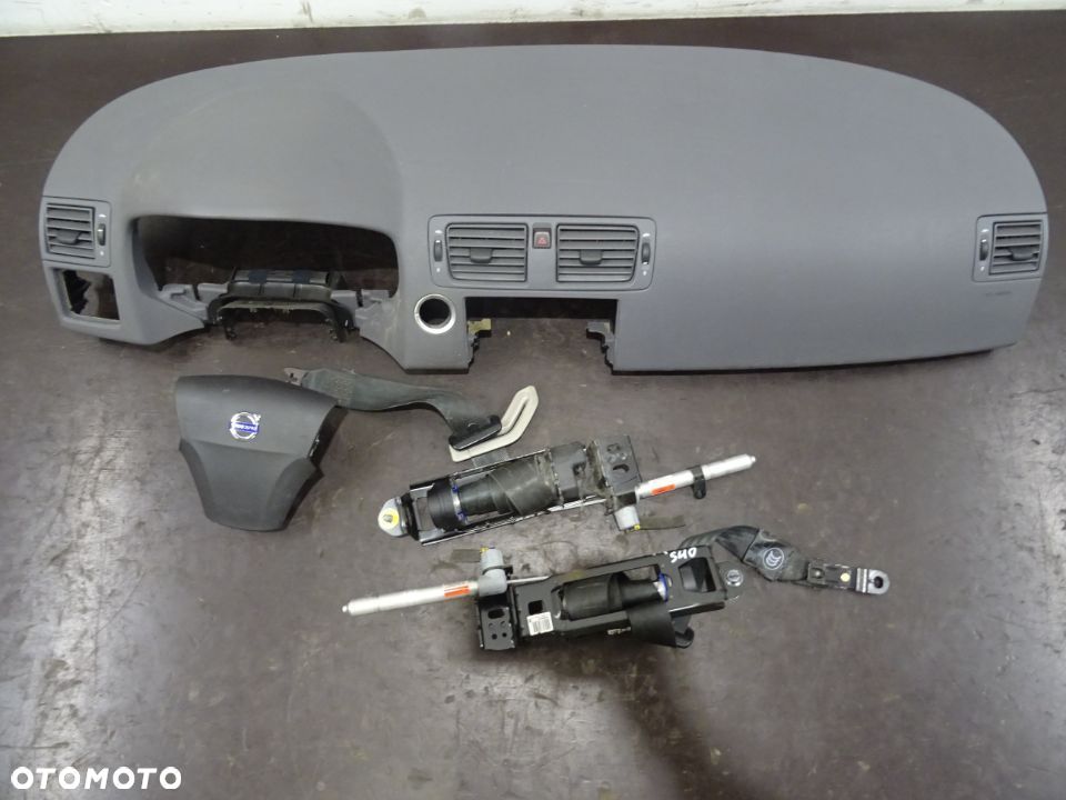 VOLVO S40 II 04-07 SEDAN 1.8 DESKA ROZDZIELCZA KOKPIT KONSOLA