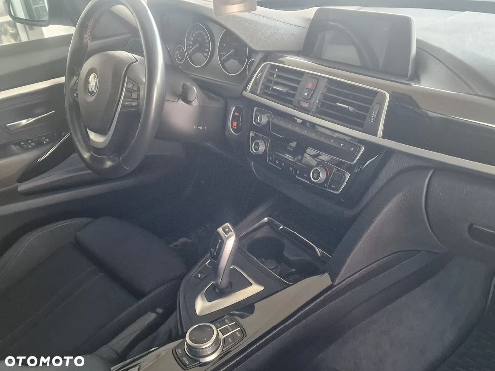 BMW 3GT 320i GPF xDrive Sport Line sport - 7