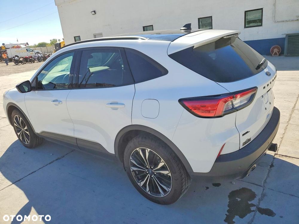 Ford Escape 2022 photo 2