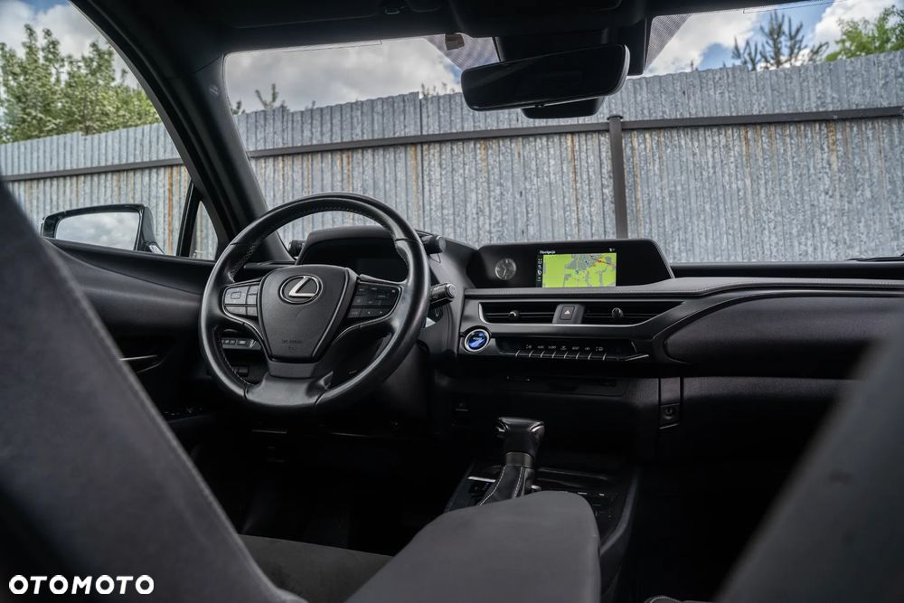 Lexus UX - 16